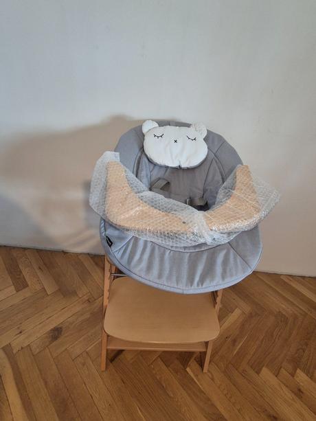 Drevena rastuca stolicka + bouncer, hauck