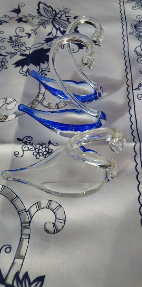 Sklenené dekoratívne labute, 