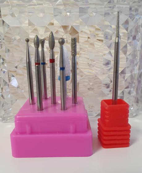 Frézky na úpravu kožičky nechtov,