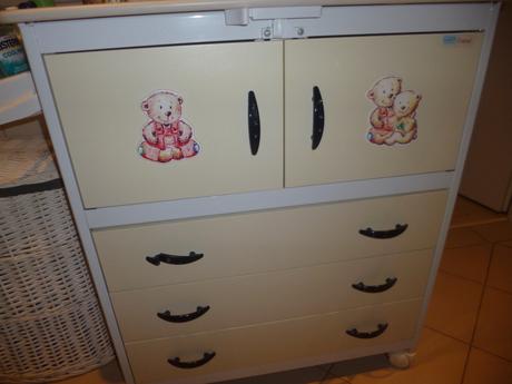 Prebalovacia komoda,