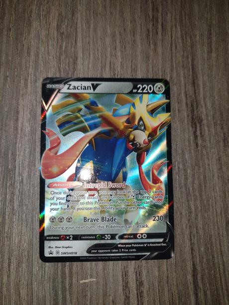 Pokemon zacian v silna leskla karta,