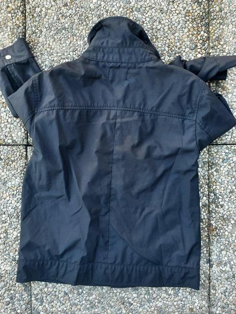 Zľava. čierna bunda camera man velk. m., m