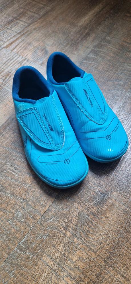 Halové tenisky, nike,31