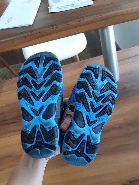 Kožené sandále, bartek,25