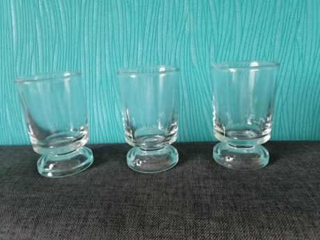9 poharov na zmrzlinu, dezerty a puding,