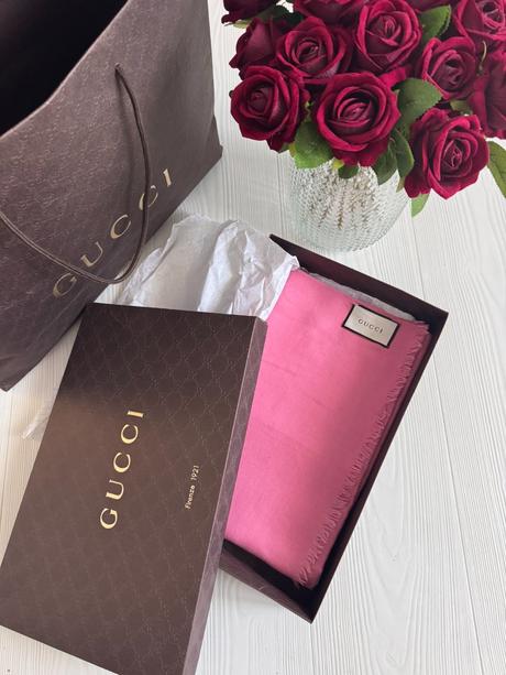 Gucci - ružový šál, 