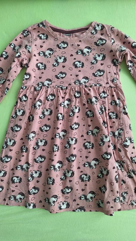 Dievčenské šaty, 116