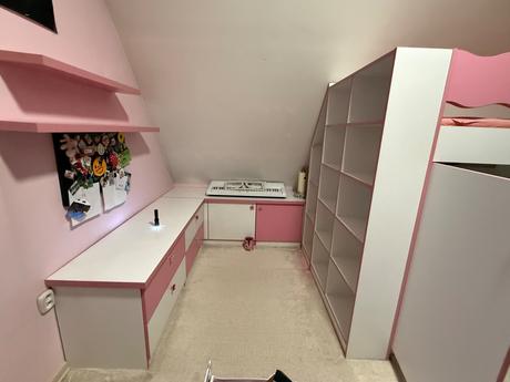 Dievčenský nábytok, 