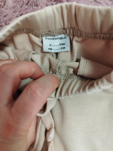 Tepláčiky gate, gate,116