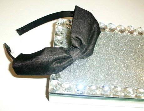 Jednoduchá čierna čelenka, 