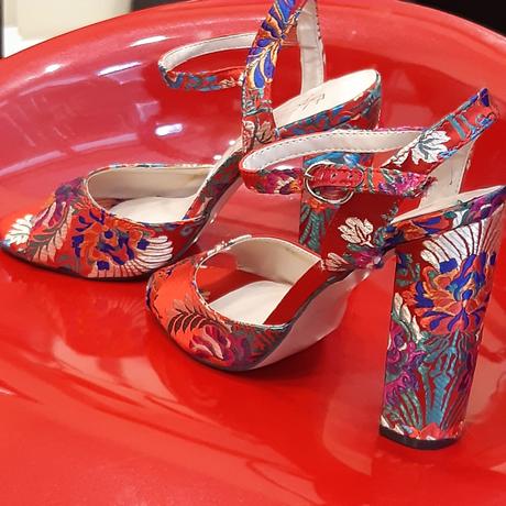 Dámske vyšívané sandále, 37