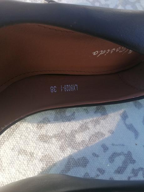 Lodičky s ozdobnou retiazkou, 38