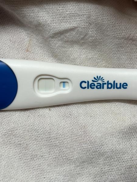 Je tehotenský test pozitívny, alebo dáva falošnú druhú čiaru?