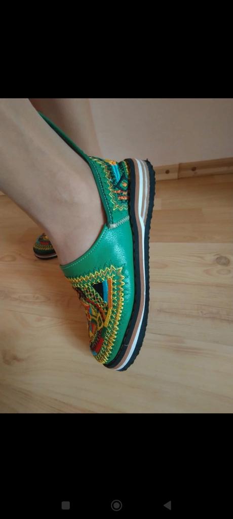 Vyšívané topánočky, 39