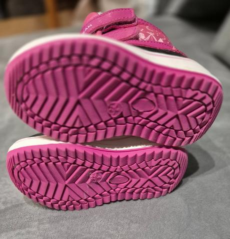 Predám skoro nové čižmičky 22, lupilu,22