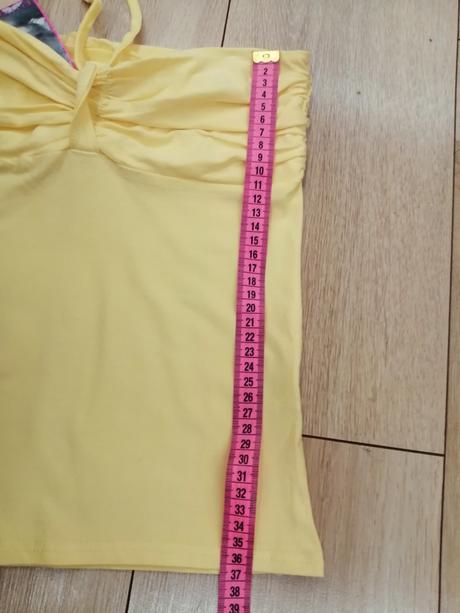 Nádherné tričko, 152