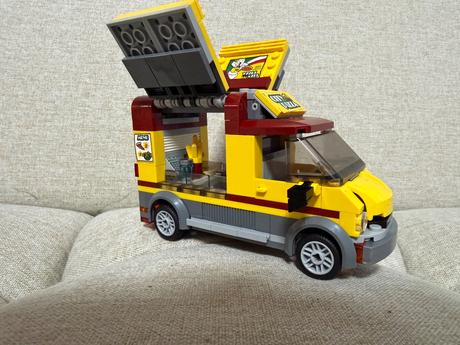 Lego city 60150 pizza van dodávka s pizzou,