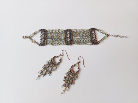 Sada náramok a náušnice,