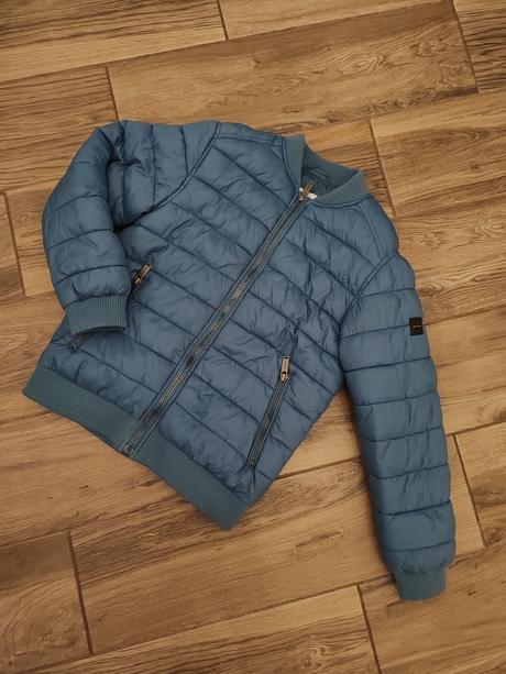 Bombea, reserved,140