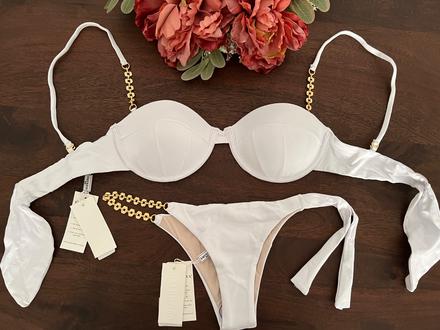 Plavky stali 380 eur, s