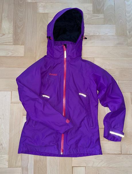 Funkcna bunda bergans, 152