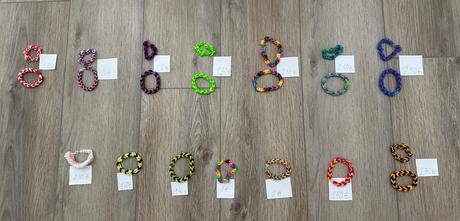 Náramok z gumičiek, 