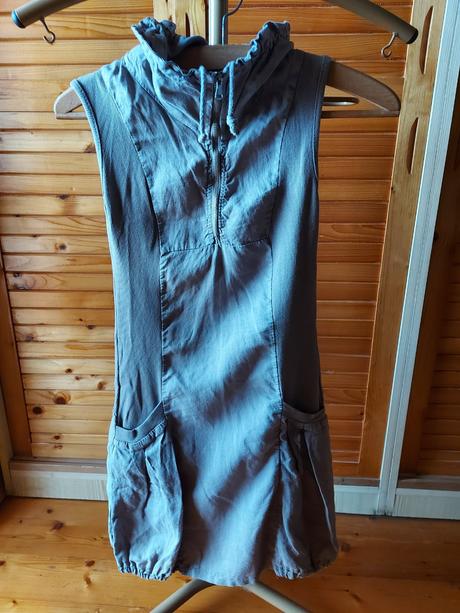 Hnedé letné šaty s kapsami, s