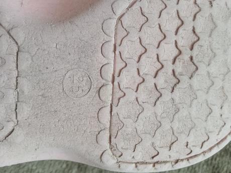 Predam dievčenské kroksy, 25