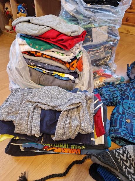 Balík oblečenia, 86–98