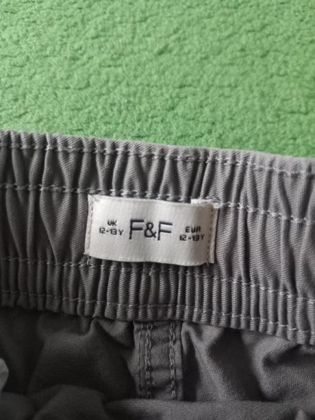 Šortky, f&f,152