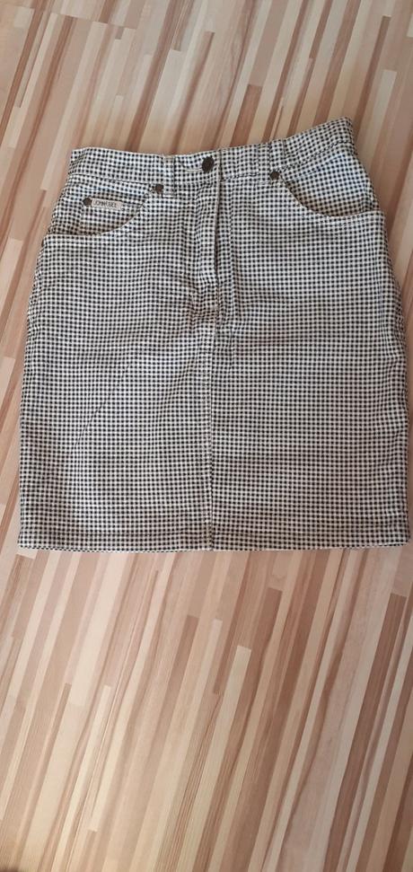 Kockovana riflova sukňa, 36