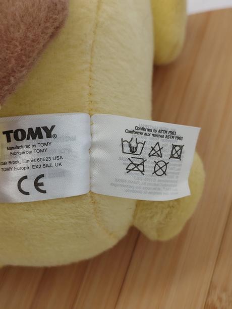Zberateľsk plyšák pikachu tomy nintendo retro 2017,
