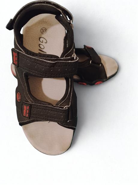 Sandálky, 33