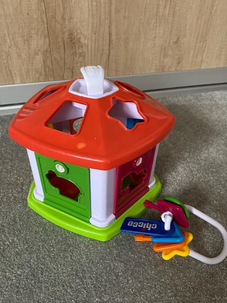 Detská vkladacka chicco domček,