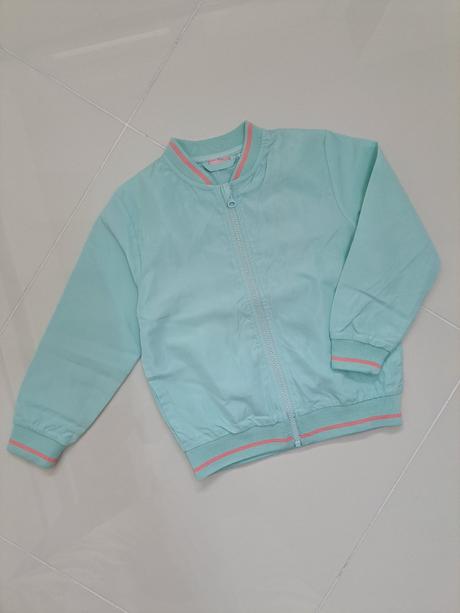 Bombera s aplikáciou na chrbáte, lupilu,116