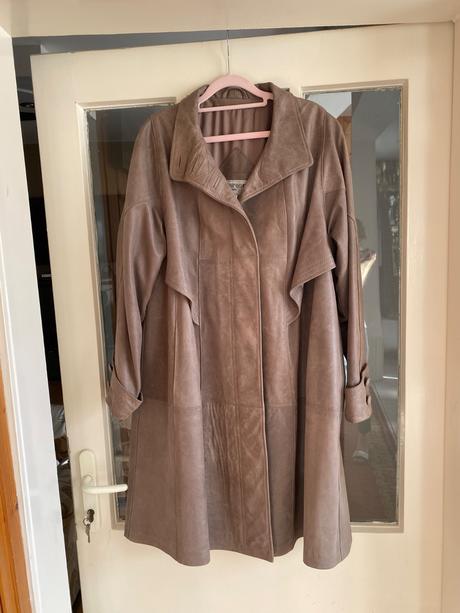 Kožený plášť kcero, 48