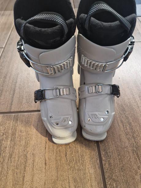 Lyžiarky, tecnica,32