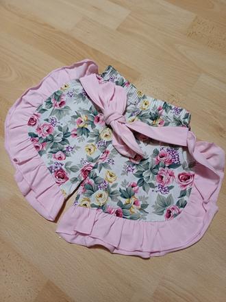 Šortky s volánmi, 98