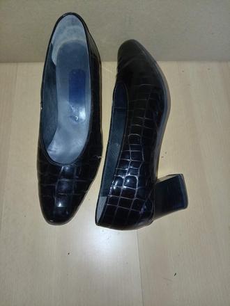 Lakované lodičky, 40