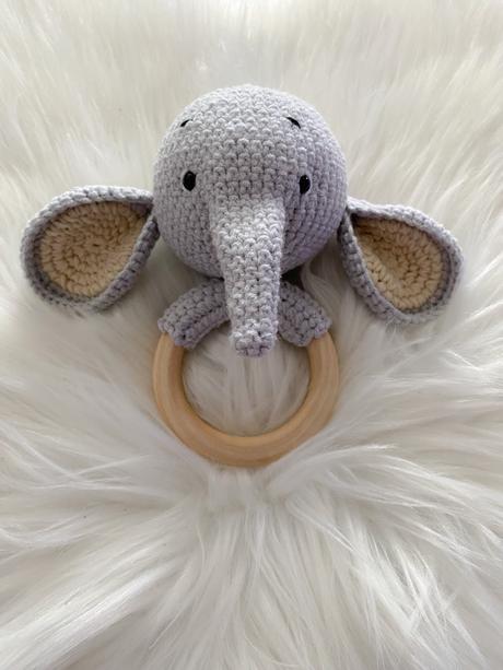 Háčkovaná hrkálka, 