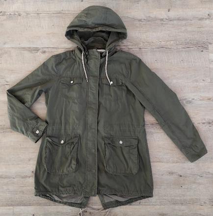 Olivovozelená prechodná parka, 40