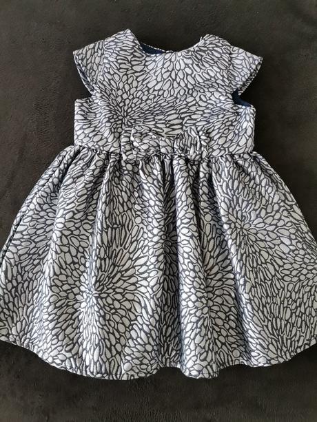 Slávnostné šaty, 92