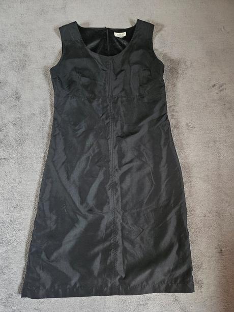 Športové šaty, 38