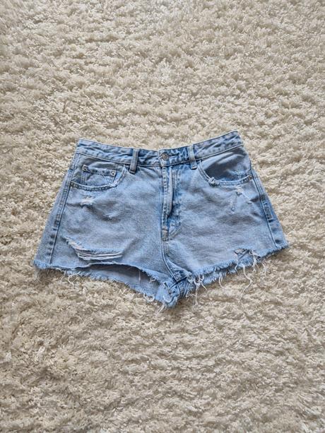 Kraťasky, stradivarius,38