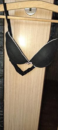 Čierna podprsenka, 75b