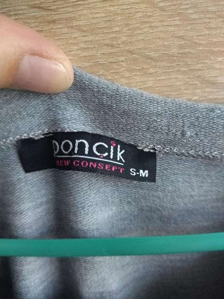 Pohodlné šaty sivé, s