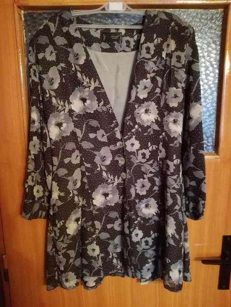 Elegantne sako slovenskej vyroby, 40