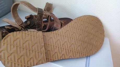 Krásne letné kožené sandále  zn. bullboxer, 38