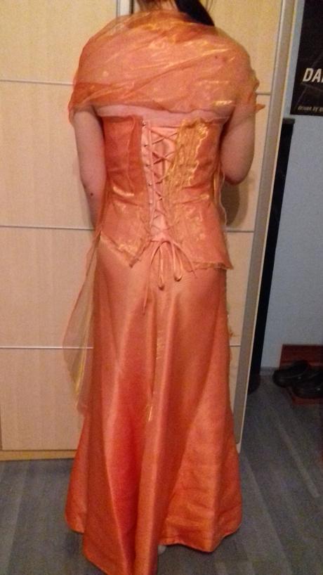 Spoločenské šaty, 36