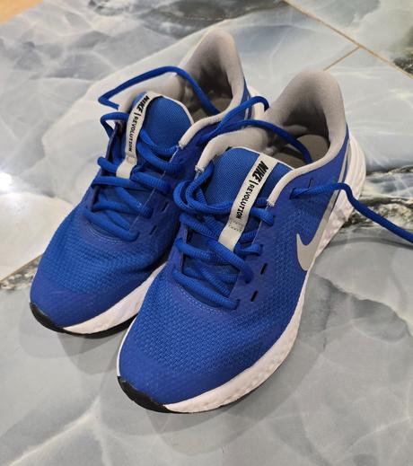 Detské bežecké topánky nike, 38